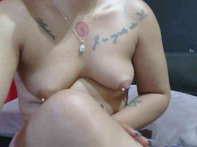 HotVenesse webcam