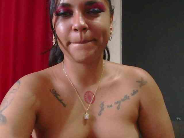 HotVenesse webcam