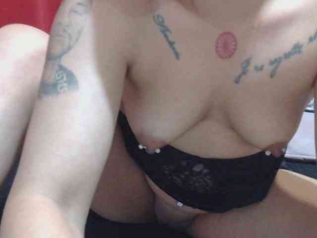 HotVenesse webcam