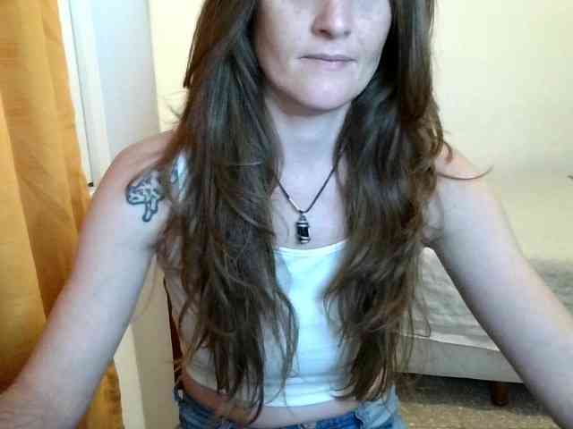 MilfNadia Live Webcam on BongaCams
