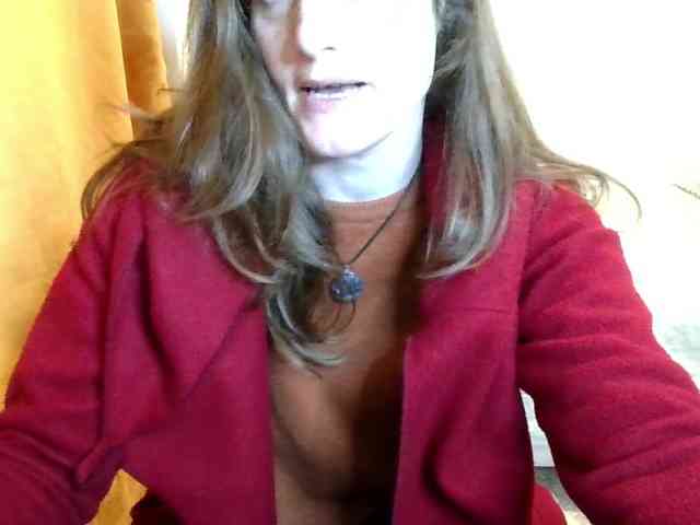 MilfNadia webcam