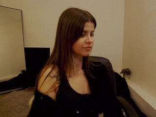 AryaJoliee