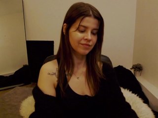 AryaJoliee