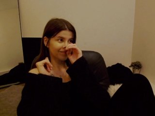 AryaJoliee