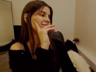 AryaJoliee