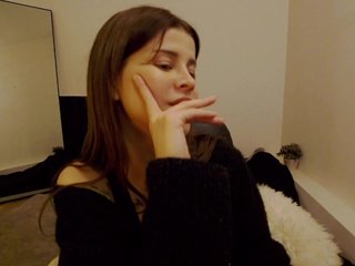 AryaJoliee