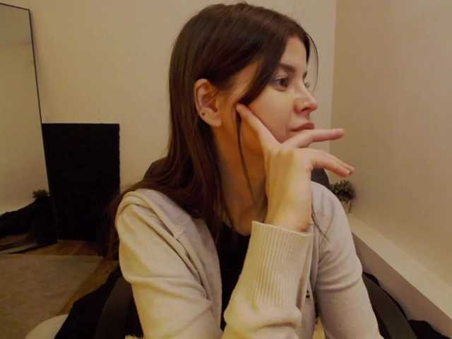 le modèle AryaJoliee est en webcam porno dans un show sur le site bongacams, il possède les tags suivants: White/Caucasian,Brunette,Shaved