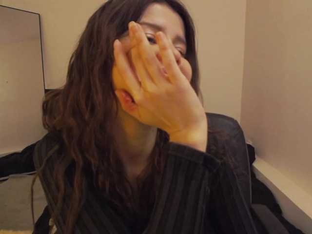 AryaJoliee