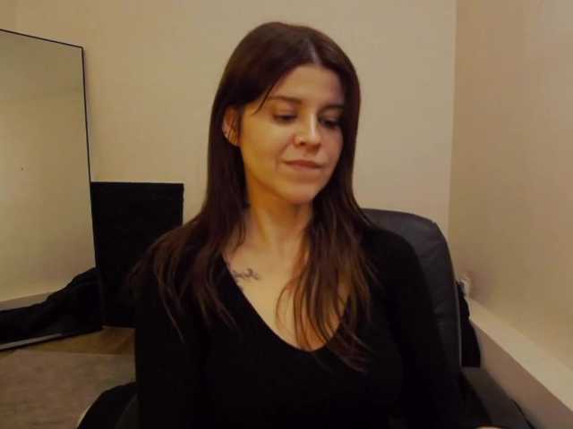AryaJoliee