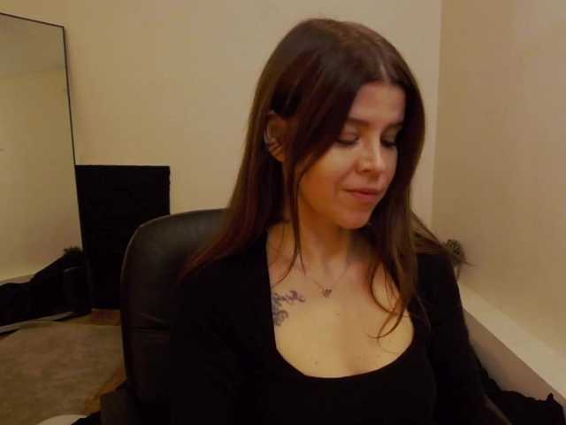 AryaJoliee