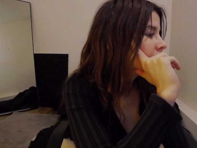 AryaJoliee