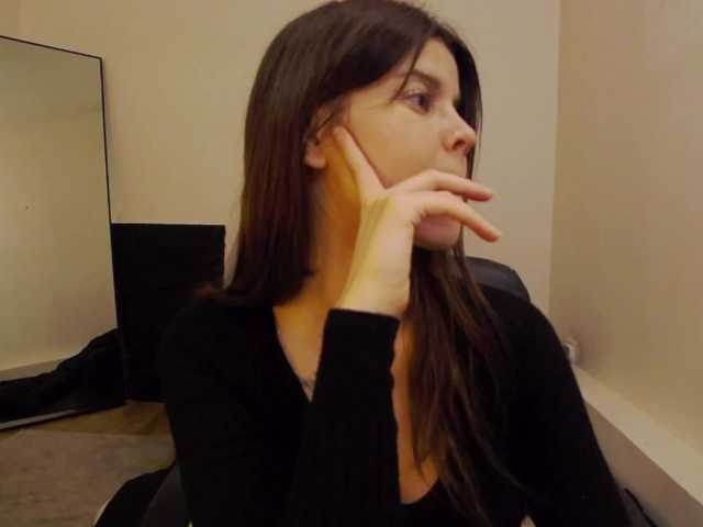 AryaJoliee