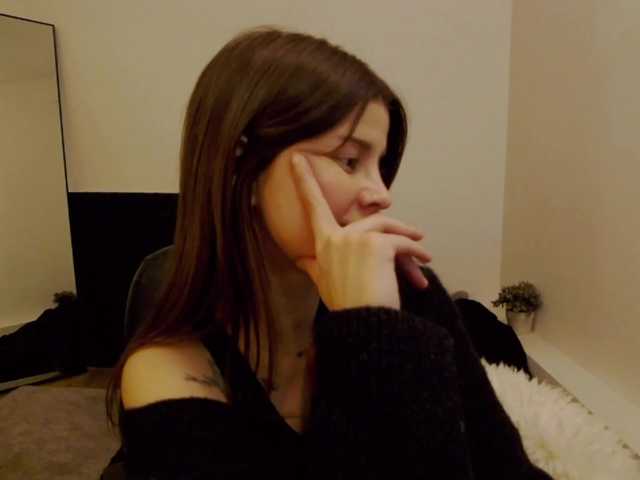 AryaJoliee