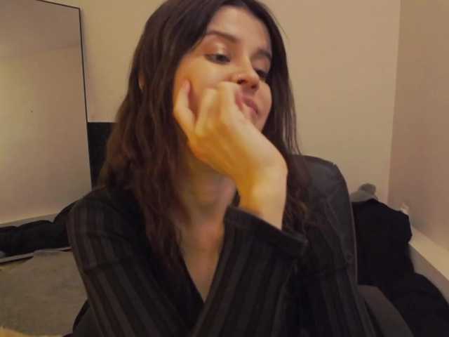 AryaJoliee