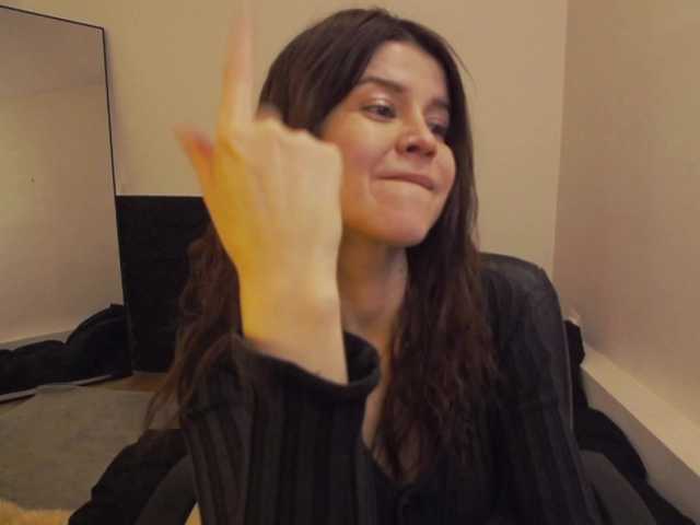 AryaJoliee