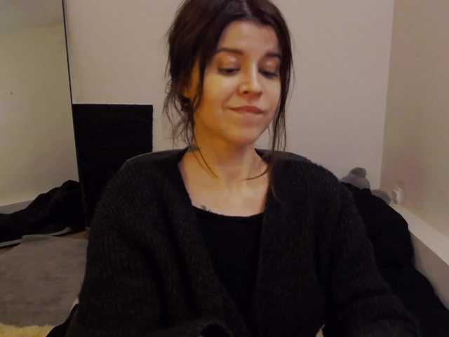 AryaJoliee