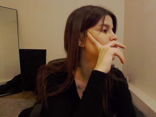 AryaJoliee