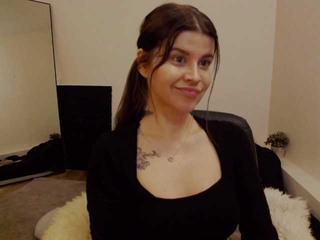 AryaJoliee