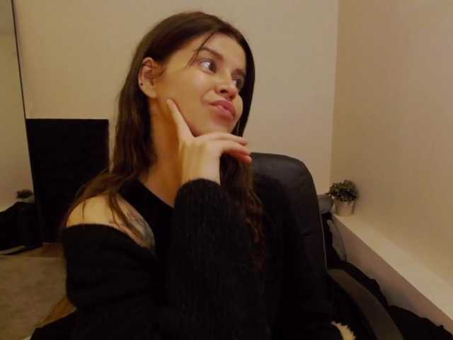 AryaJoliee