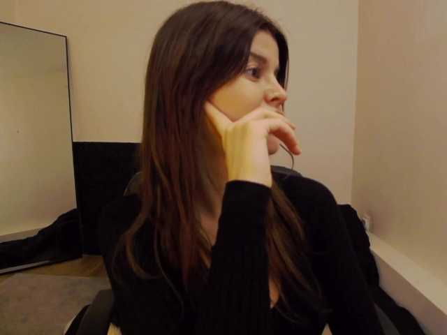 AryaJoliee