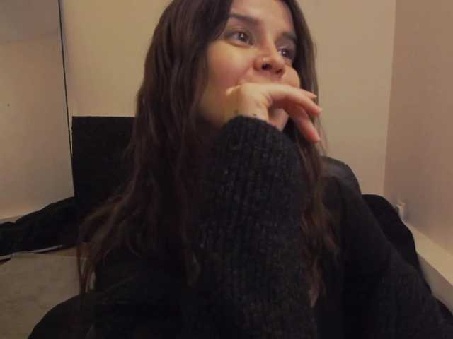 AryaJoliee