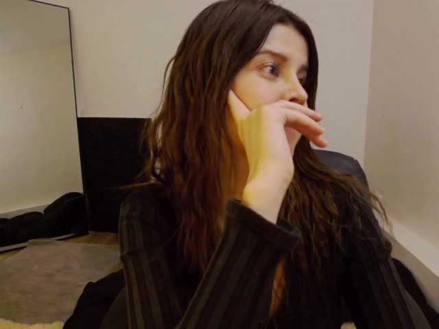 AryaJoliee