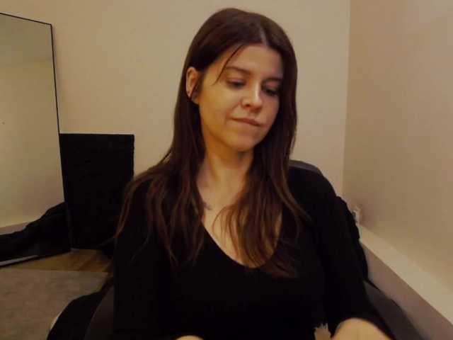 AryaJoliee