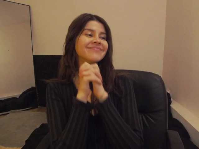 AryaJoliee