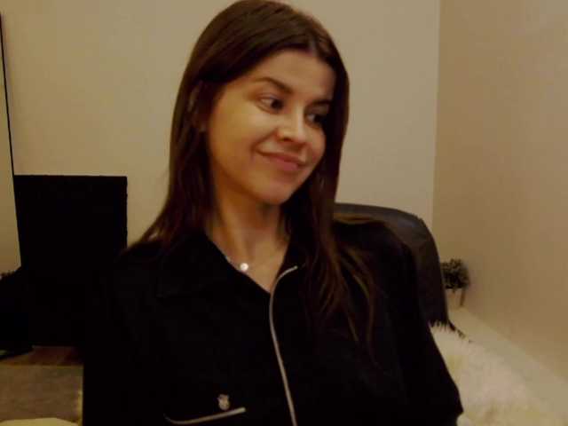 AryaJoliee