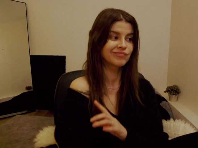 AryaJoliee