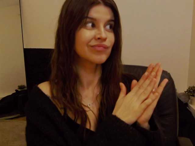 AryaJoliee