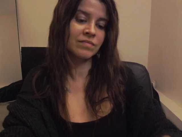 AryaJoliee