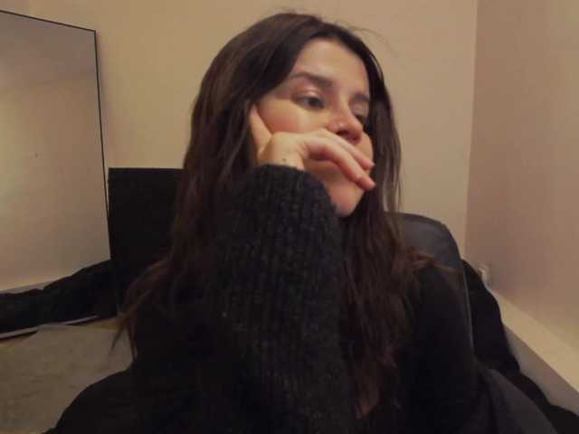 AryaJoliee
