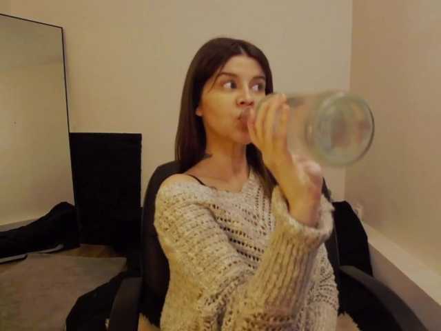 AryaJoliee