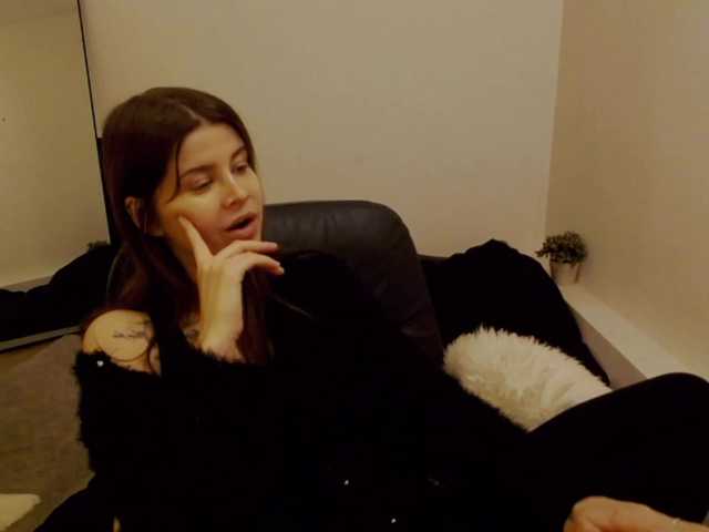 AryaJoliee