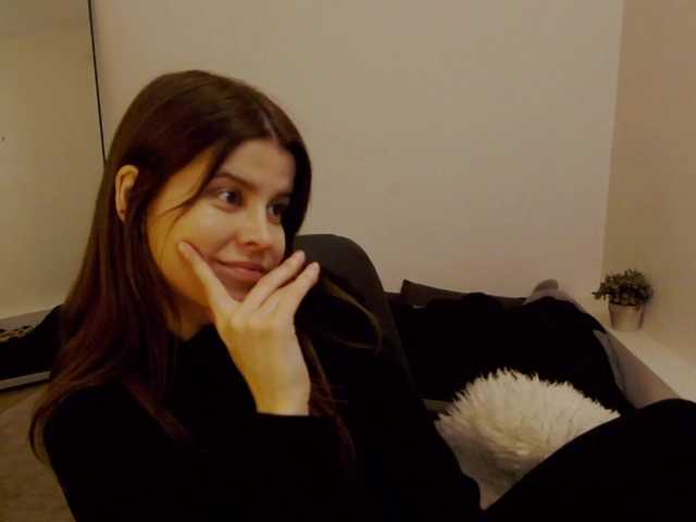 AryaJoliee