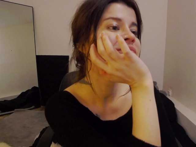 AryaJoliee