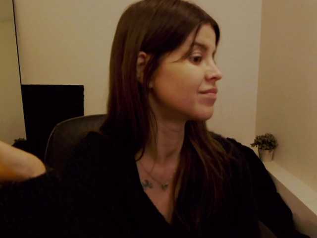 AryaJoliee
