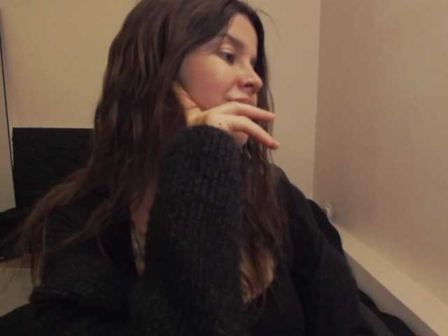 AryaJoliee