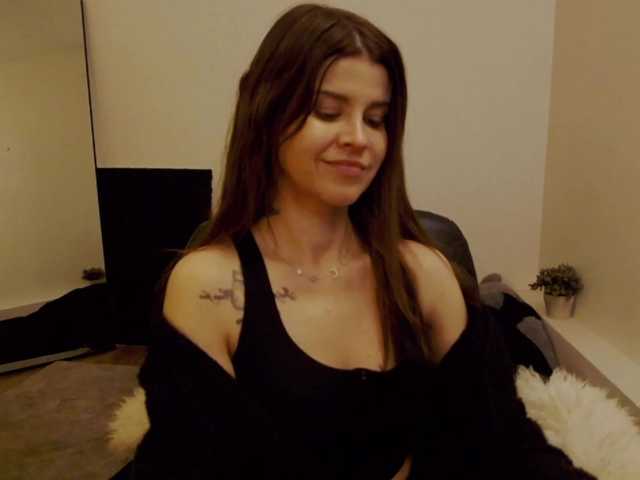 AryaJoliee