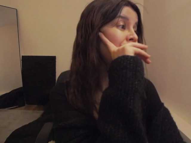 AryaJoliee