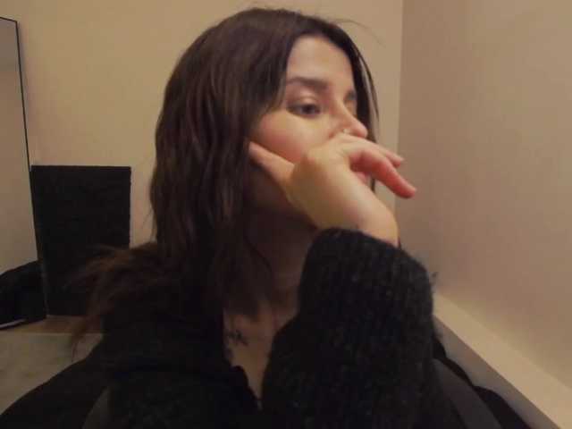 AryaJoliee
