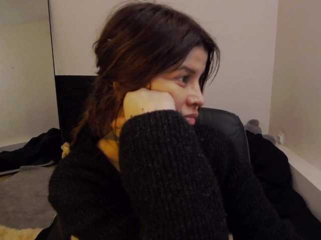 AryaJoliee