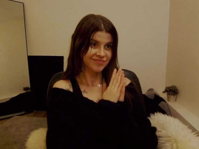AryaJoliee