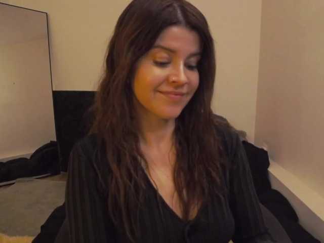 AryaJoliee