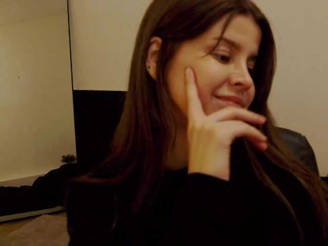 AryaJoliee