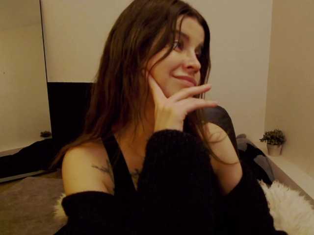 AryaJoliee