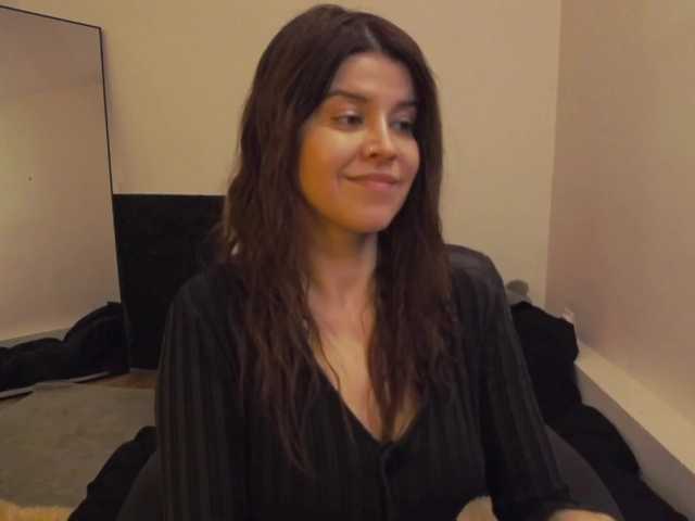AryaJoliee