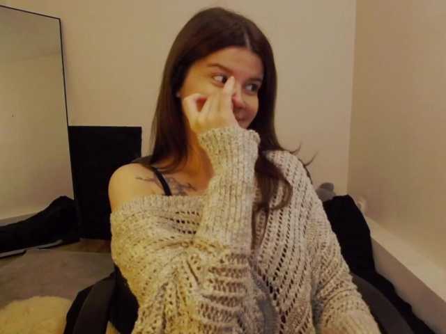 AryaJoliee