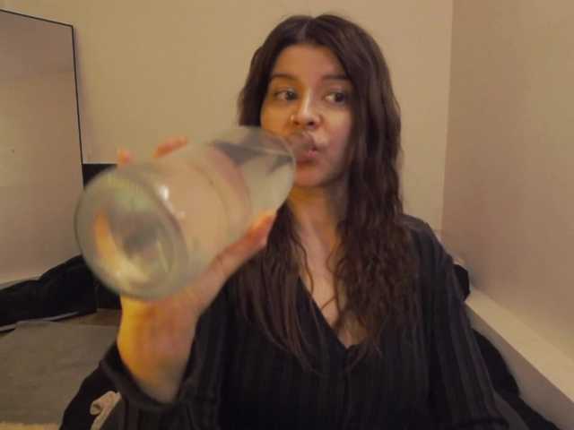 AryaJoliee